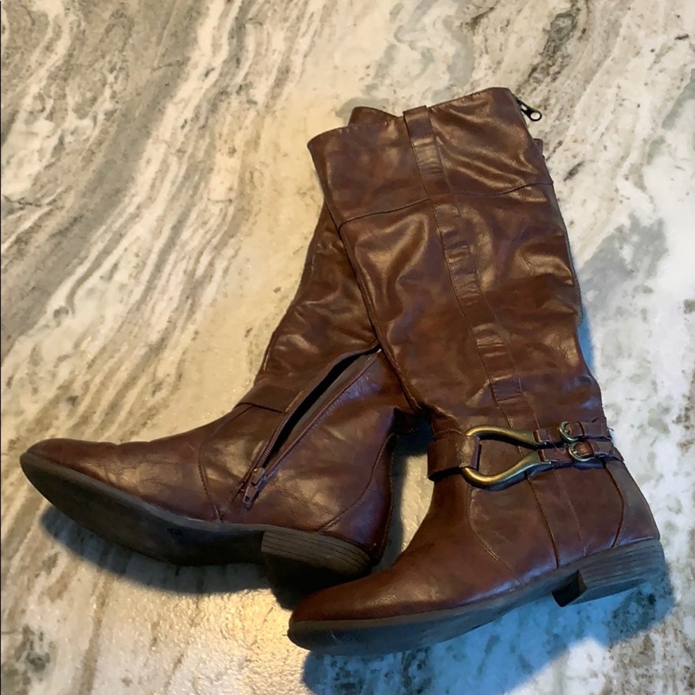 Riding boots